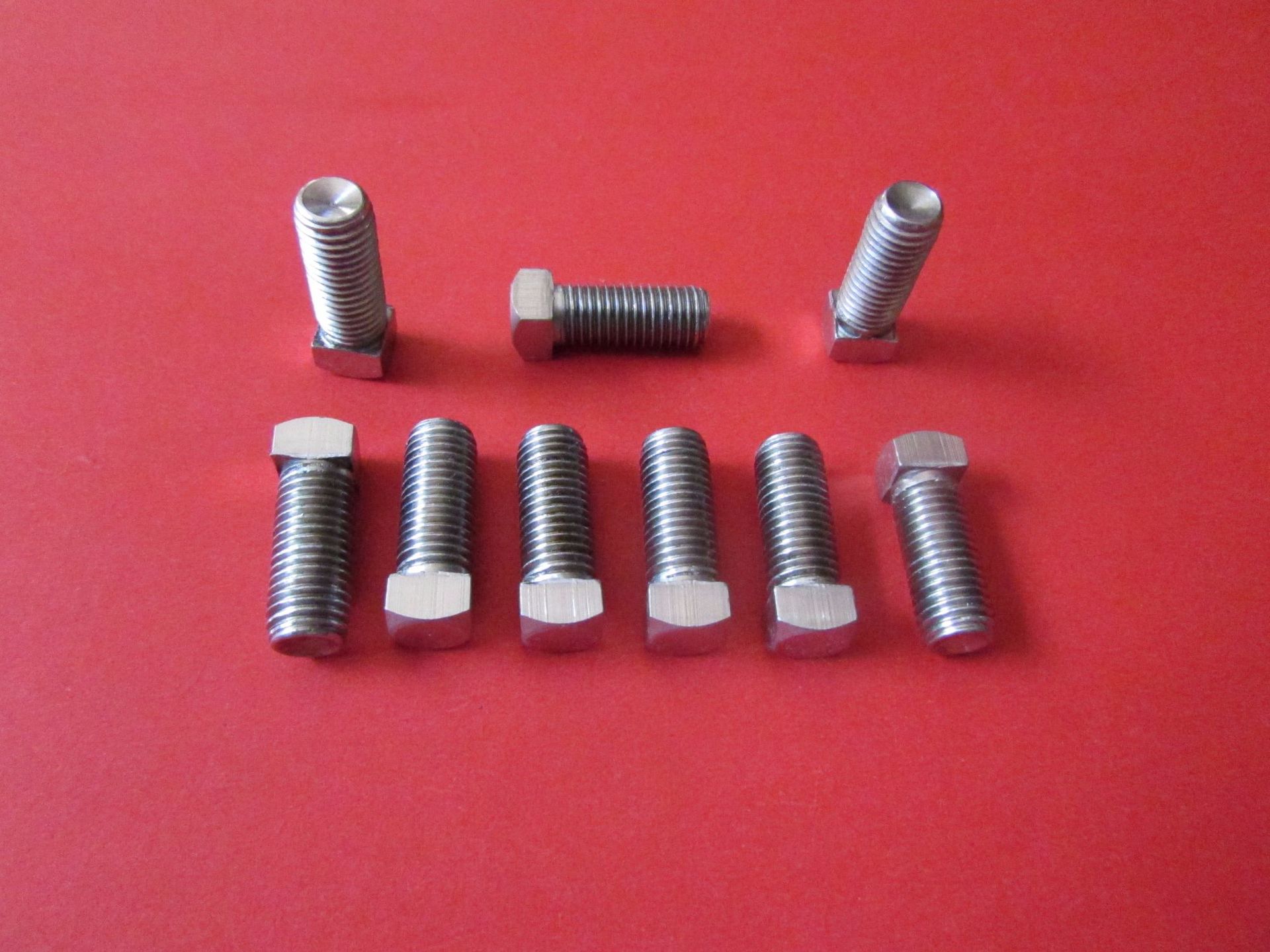 图2-1:不锈钢四方定位螺丝:M8X22MM,单价:0.79